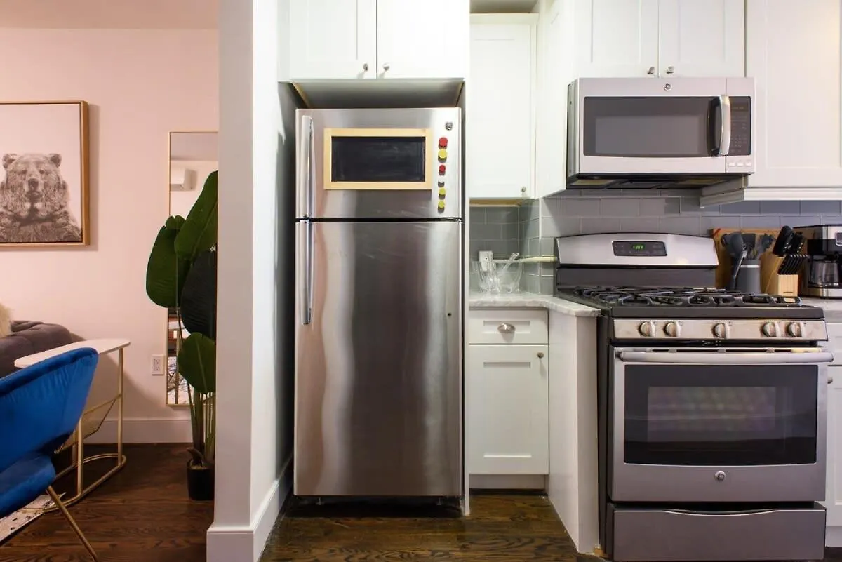 39-3 Newly Renovated 3 Br Apartment New York