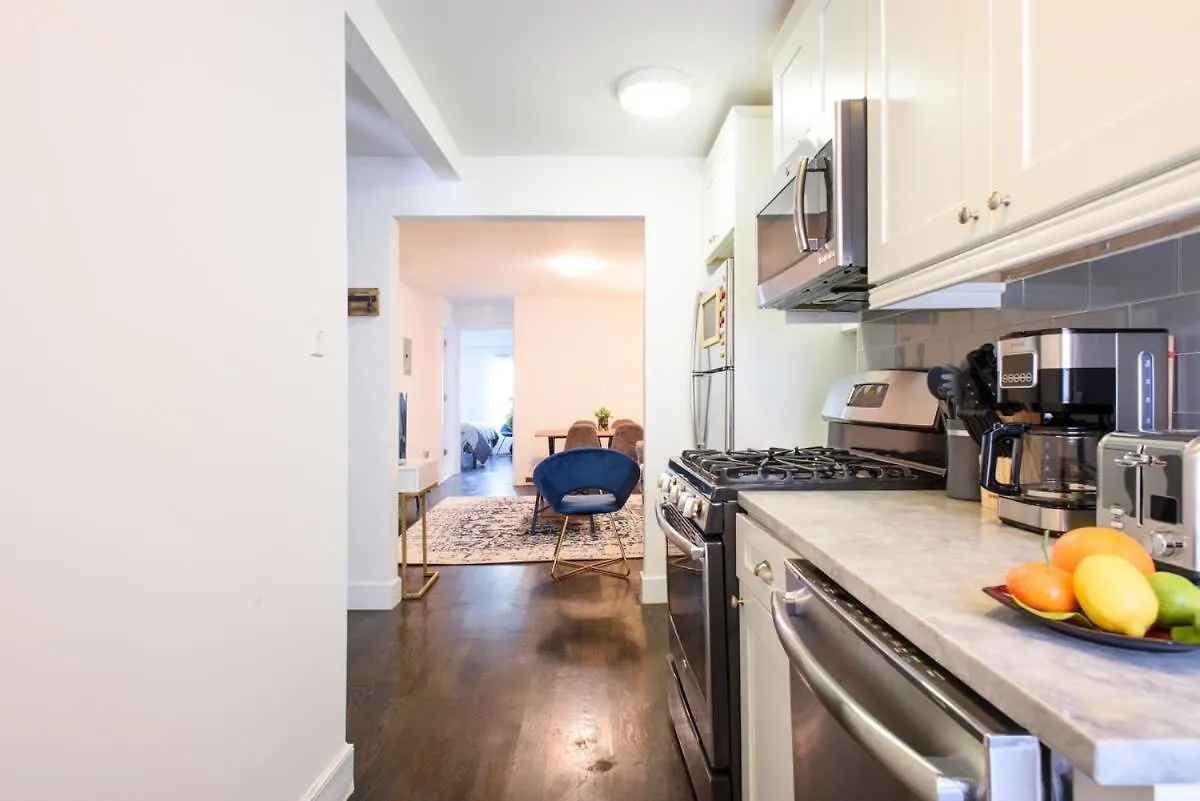 39-3 Newly Renovated 3 Br Apartment New York