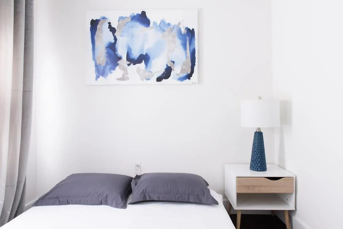 39-3 Newly Renovated 3 Br Apartment New York