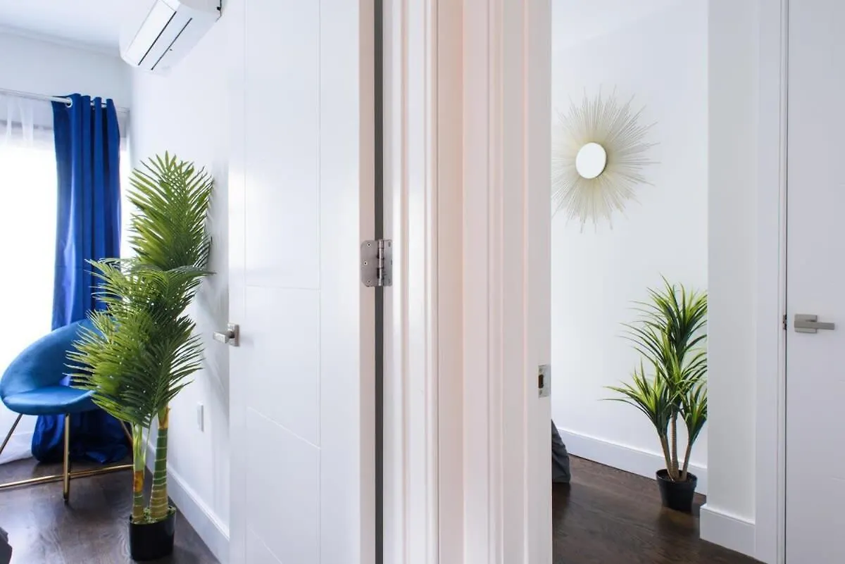 39-3 Newly Renovated 3 Br Apartment New York